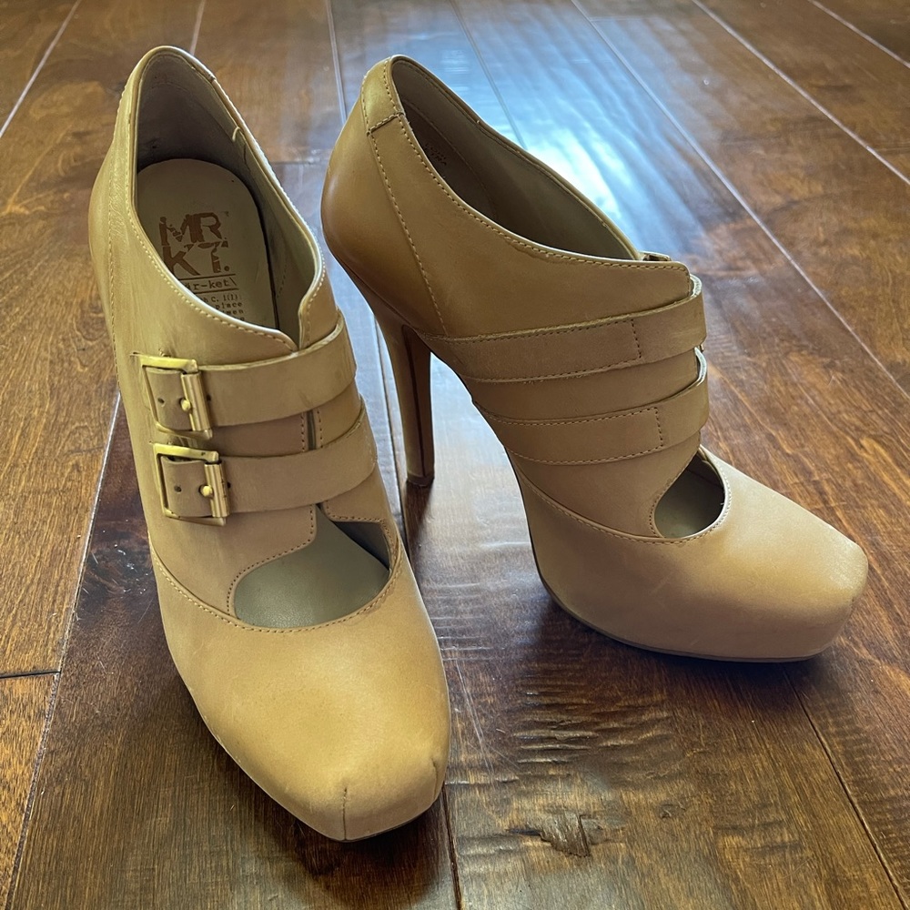 MRKT. Nude Buckle Detail High Heel Pumps- sz 7